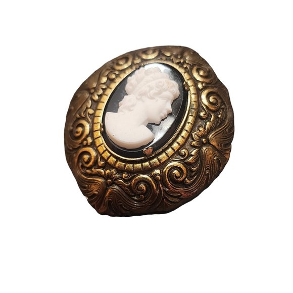 Antique Glass Cameo & Raised Relief Brass Fur Clip (A3583) - Picture 2 of 6